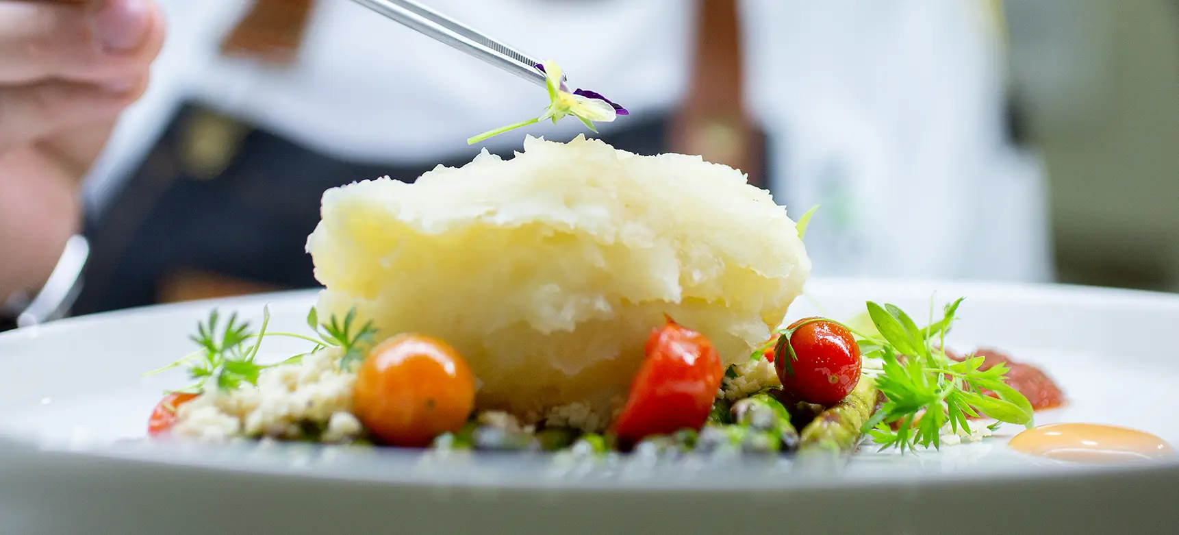 Discover the art of gastronomy at Mashpi Lodge Savor an unforgettable dining experience at Mashpi Lodge