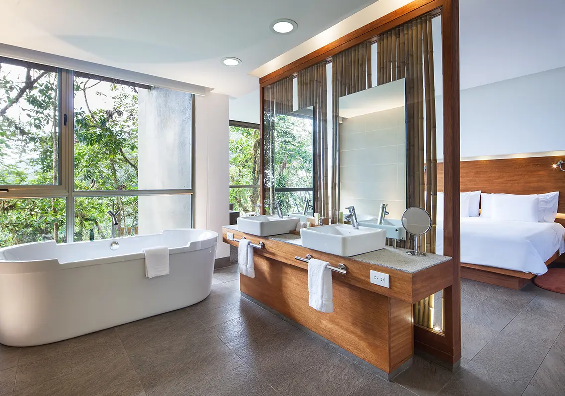 Luxurious Yaku suite bath